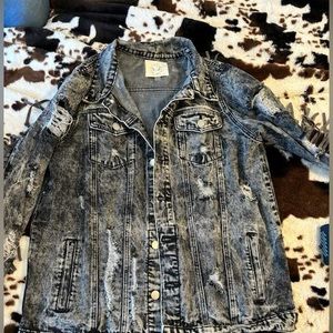 CUTEST FRINGE BLACK JEAN JACKET!!